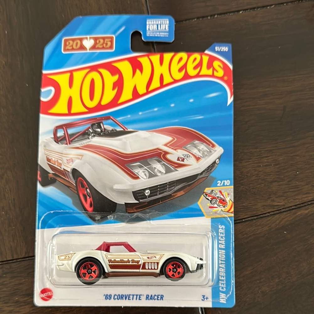 '69 Corvette Racer - Red and White